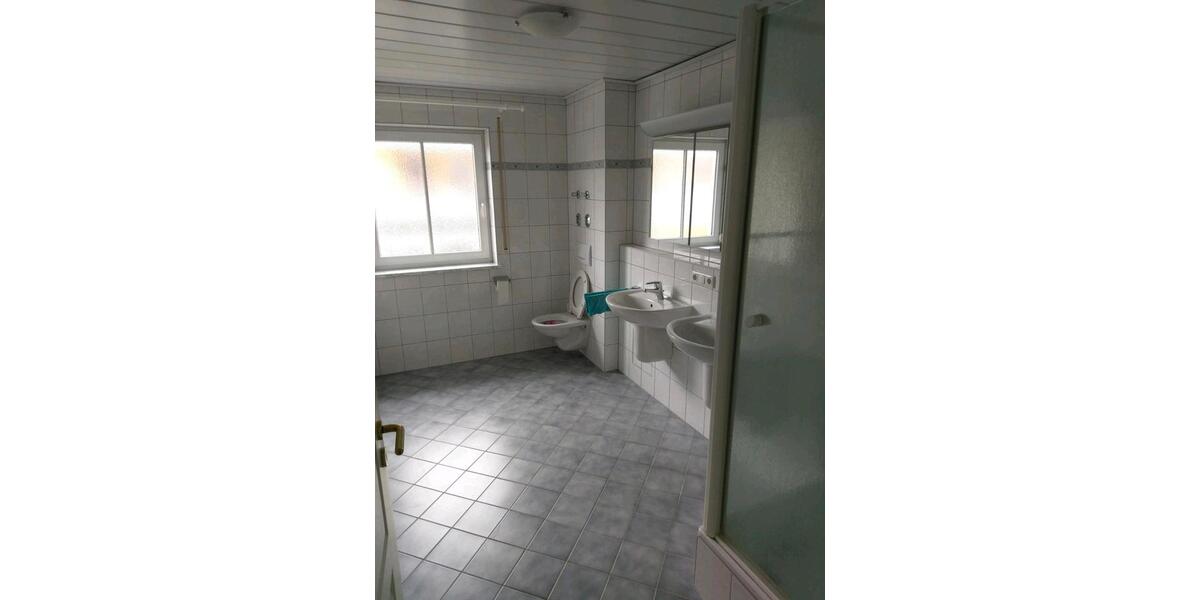 Etagenwohnung Kirchham - 3 Zimmer, 105 m&sup2;, 900&euro; | Angebot:26703594