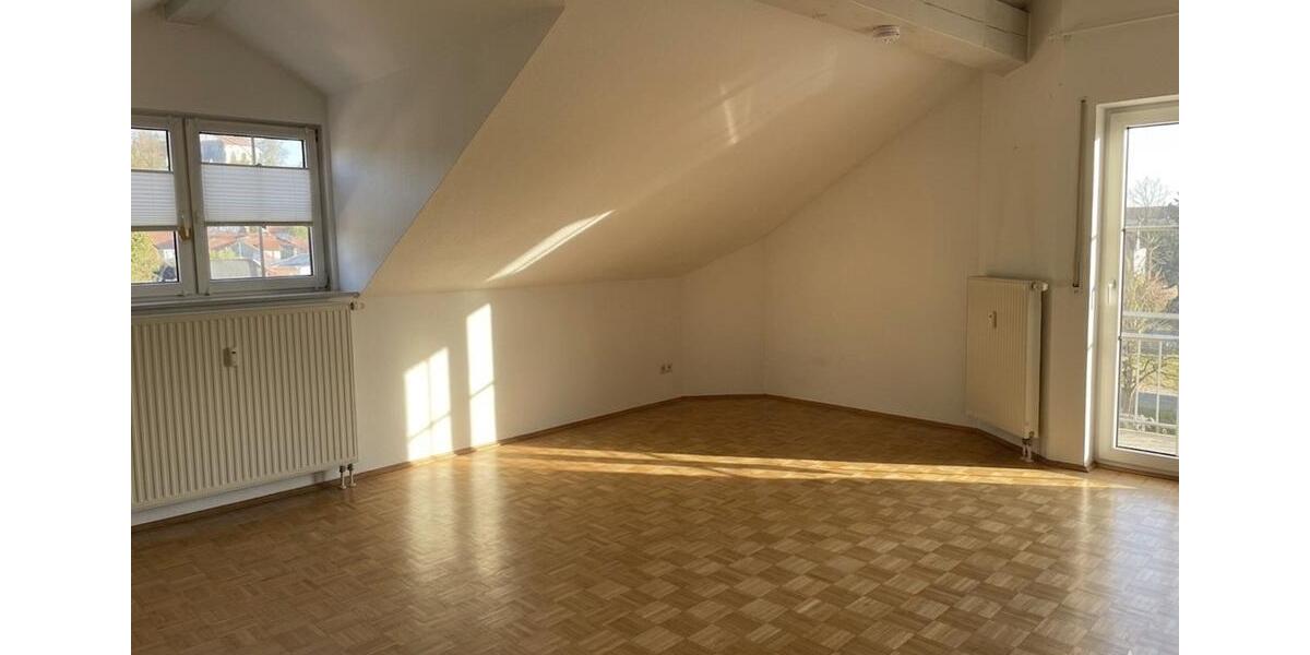 Dachgeschoßwohnung Waldburg - 1 Zimmer, 42 m&sup2;, 585&euro; | Angebot:26320179