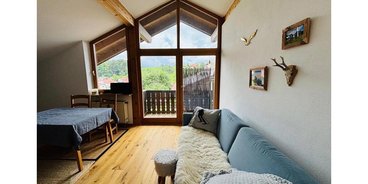 Dachgeschoßwohnung Siegsdorf - 3 Zimmer, 68 m&sup2;, 1.440&euro; | Angebot:26285822