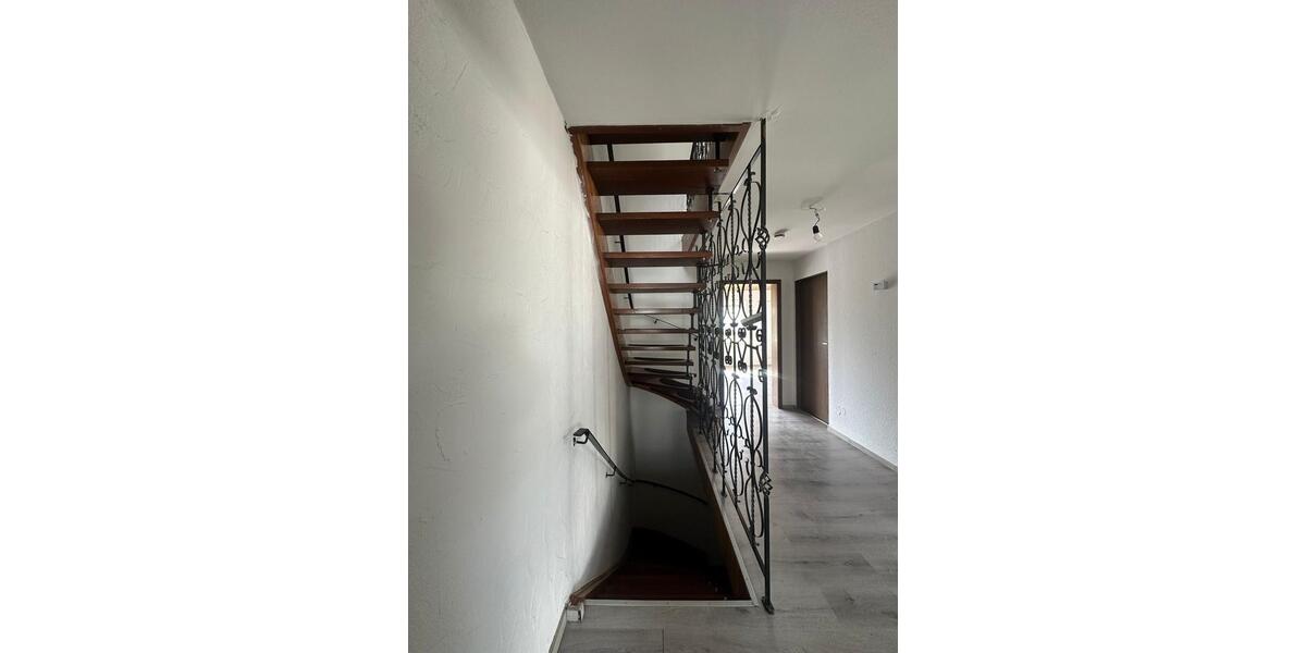 Etagenwohnung Albstadt Gemarkung Onstmettingen - 4 Zimmer, 140 m&sup2;, 1.100&euro; | Angebot:26691626