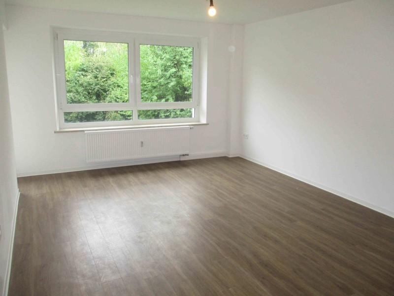 Renovierte 3 - Zimmer Wohnung mit Balkon in Stadtlage!
