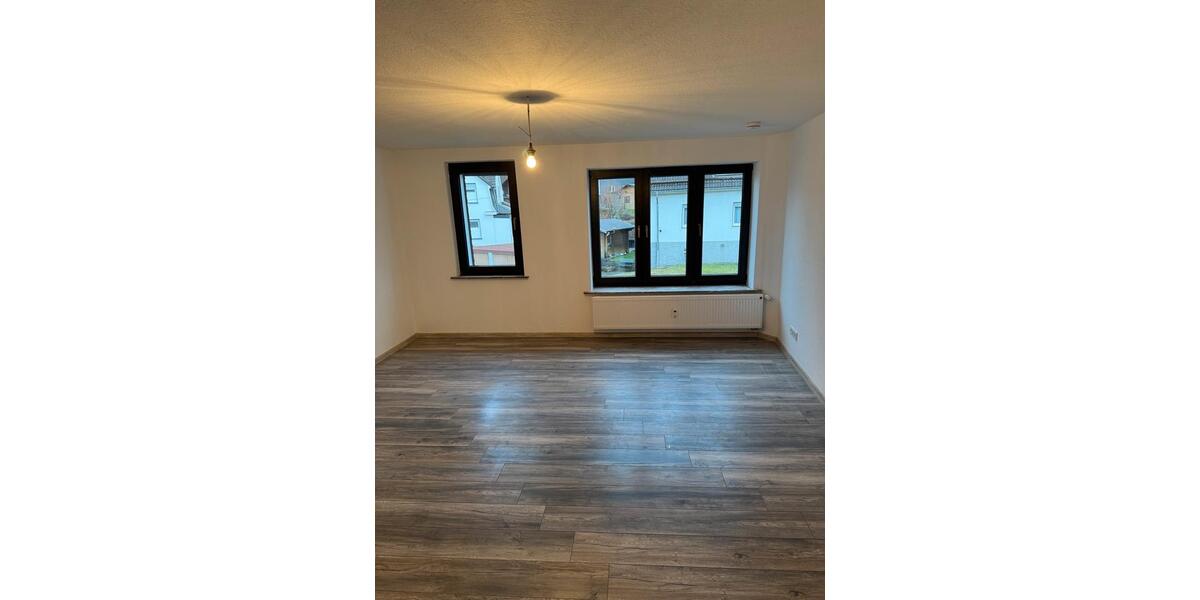 Hochparterre Netphen - 1 Zimmer, 70 m&sup2;, 700&euro; | Angebot:25658404