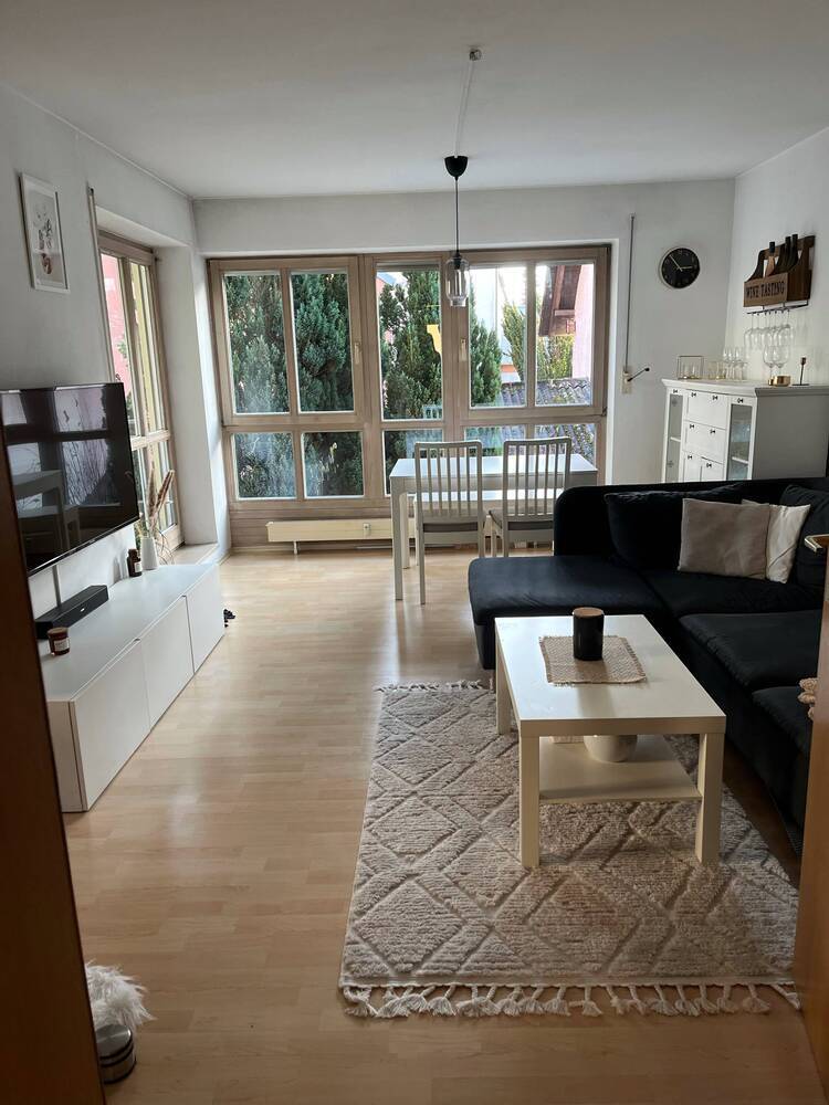 Schöne helle 2-Zim.-Wohnung mit Loggia, zentrumsnah gelegen