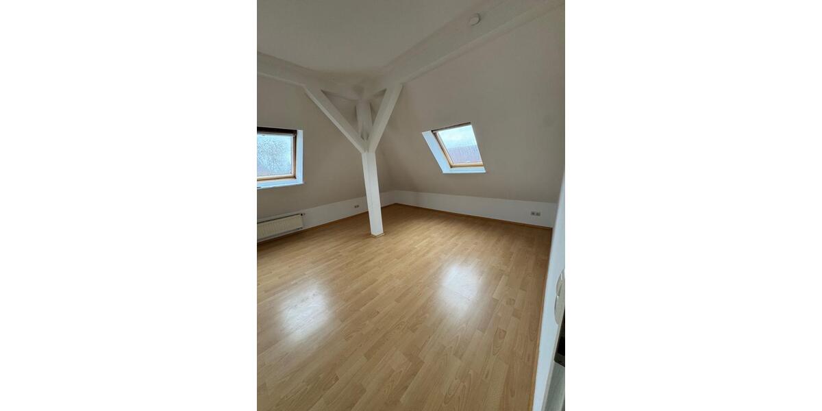 Dachgeschoßwohnung Zeitz - 3 Zimmer, 74 m&sup2;, 444&euro; | Angebot:25345038