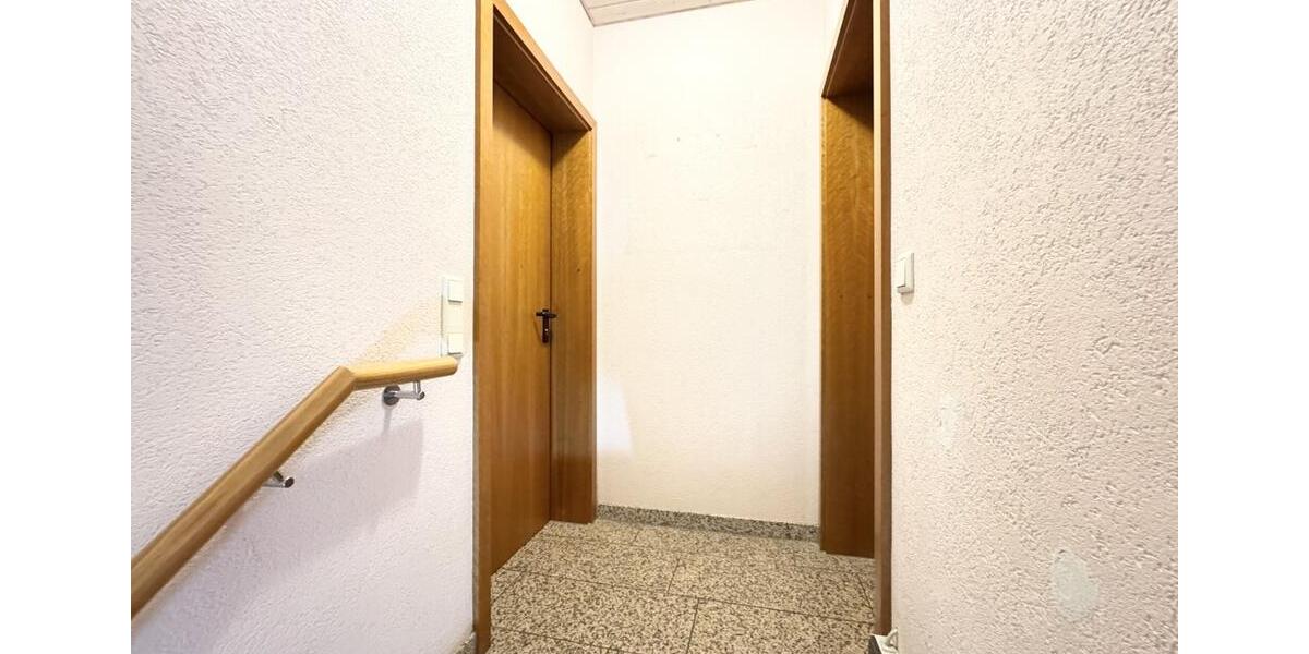 Etagenwohnung Oberstenfeld - 2 Zimmer, 83 m&sup2;, 690&euro; | Angebot:24767104