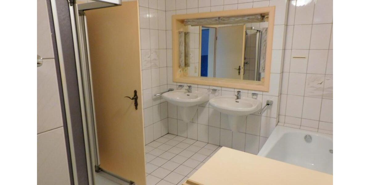Dachgeschoßwohnung Wagenfeld - 6 Zimmer, 180 m&sup2;, 950&euro; | Angebot:24612960