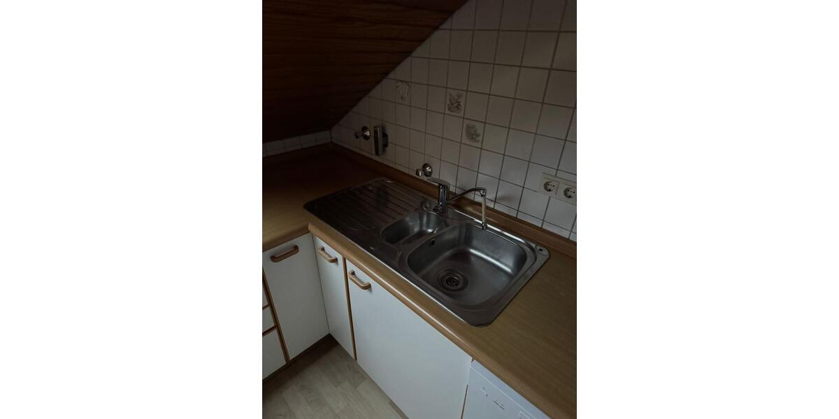 Dachgeschoßwohnung Filderstadt - 4 Zimmer, 82 m&sup2;, 1.100&euro; | Angebot:24865420
