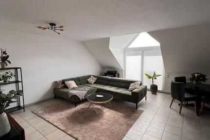 Helle 3-Zimmer Dachgeschosswohnung in Jüchen-Otzenrath zimmer