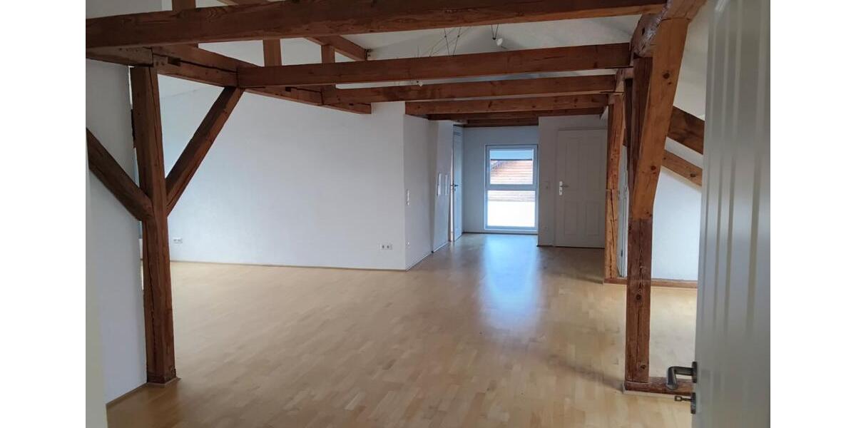 Dachgeschoßwohnung Walldürn - 3 Zimmer, 100 m&sup2;, 800&euro; | Angebot:26221333