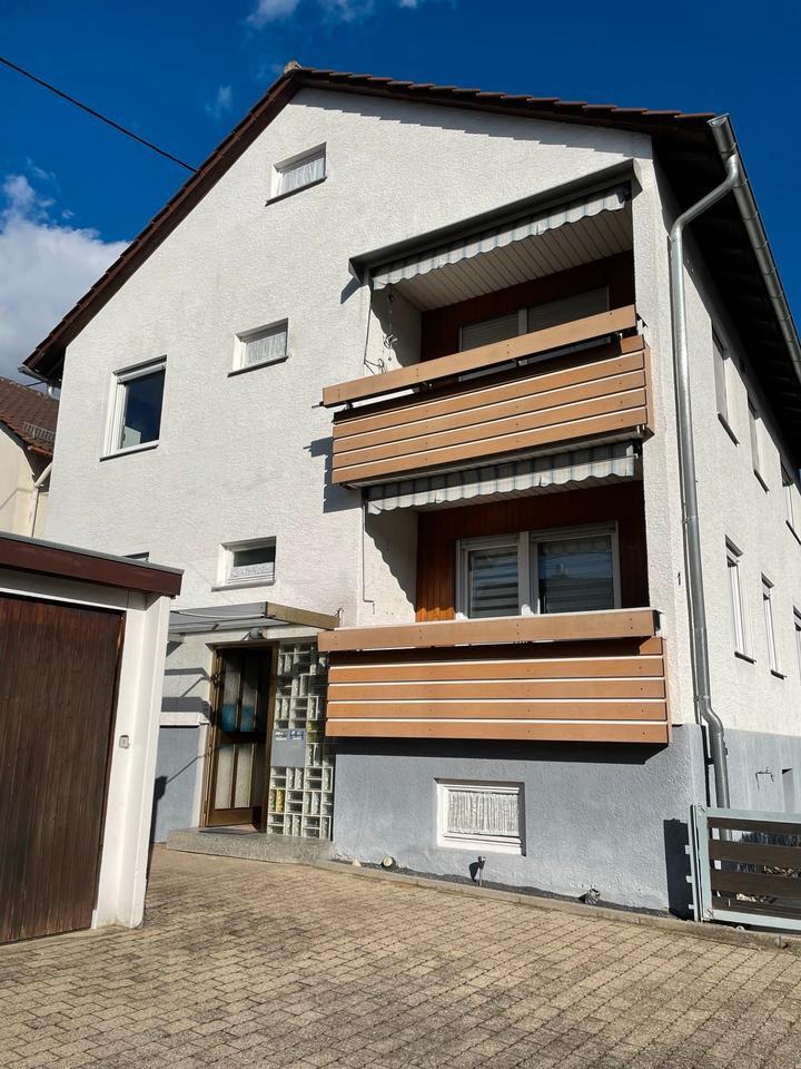 Helle 4-Zimmer-Wohnung mit Balkon in Frickenhausen bei Nürtingen