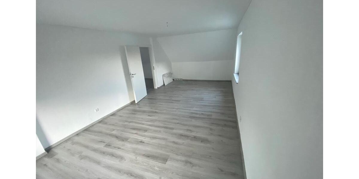 Dachgeschoßwohnung Nabburg - 3 Zimmer, 109 m&sup2;, 1.145&euro; | Angebot:24876207