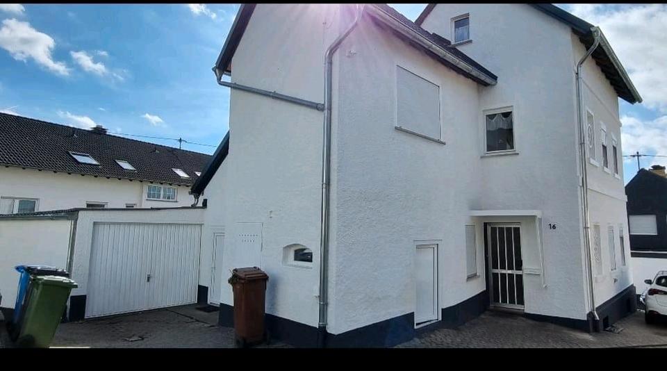 Einfamilienhaus Neuwied Block - 6 Zimmer, 130 m&sup2;, 1.090&euro; | Angebot:26035376