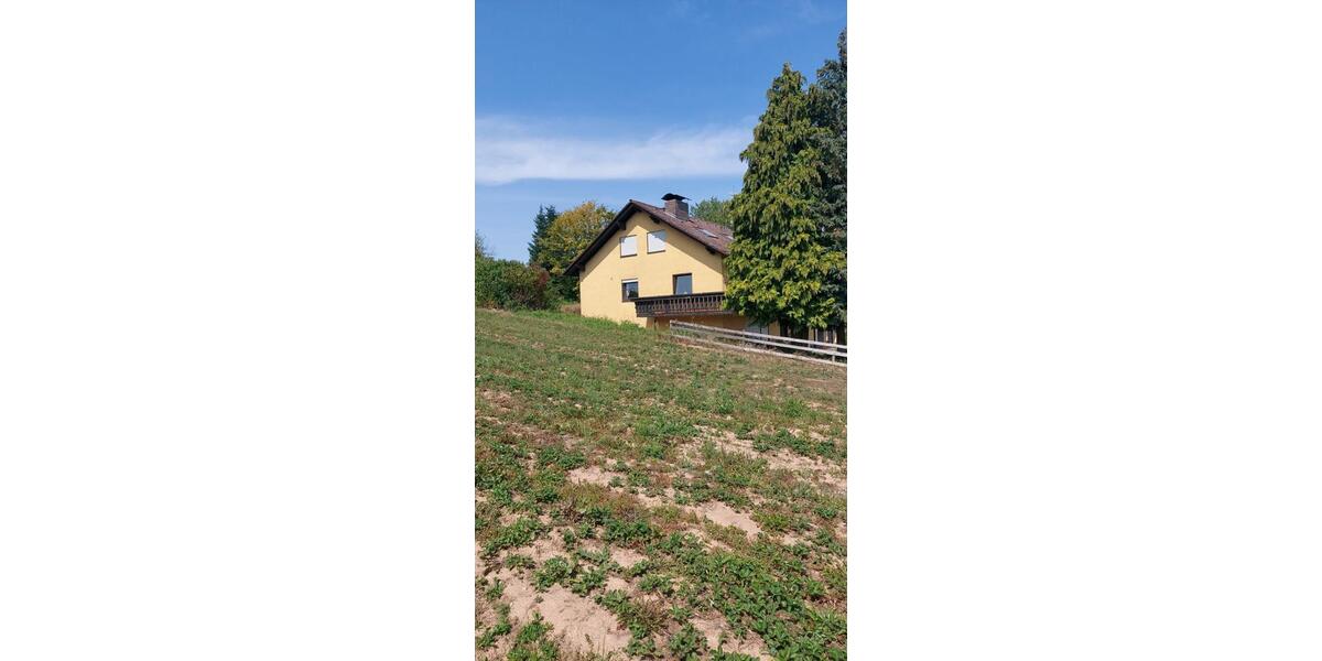 Mitten im Grünen! Großzügige Dachgeschosswohnung zur Vermietung 2 zimmer