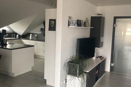 Wohnen auf Zeit Mietingen - 3 Zimmer, 100 m&sup2;, 300&euro; | Angebot:25893981