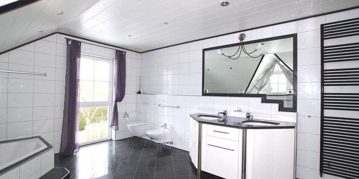 Doppelhaushälfte Lupburg - 4 Zimmer, 170 m&sup2;, 1.440&euro; | Angebot:25744435