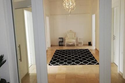 schönes helles möbliertes Appartment monatlich auf Zeit 2 zimmer