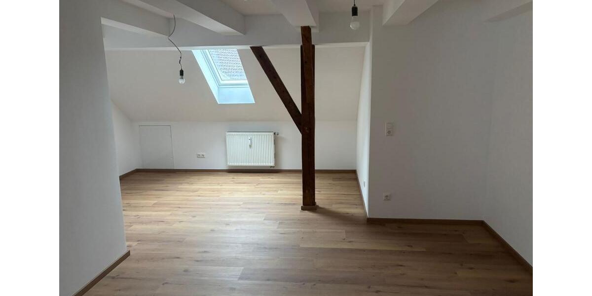 Dachgeschoßwohnung Kößlarn - 3.5 Zimmer, 105 m&sup2;, 520&euro; | Angebot:26039846