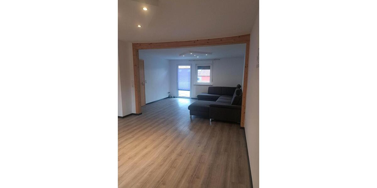 Etagenwohnung Neuhof - 3.5 Zimmer, 100 m&sup2;, 750&euro; | Angebot:26227374