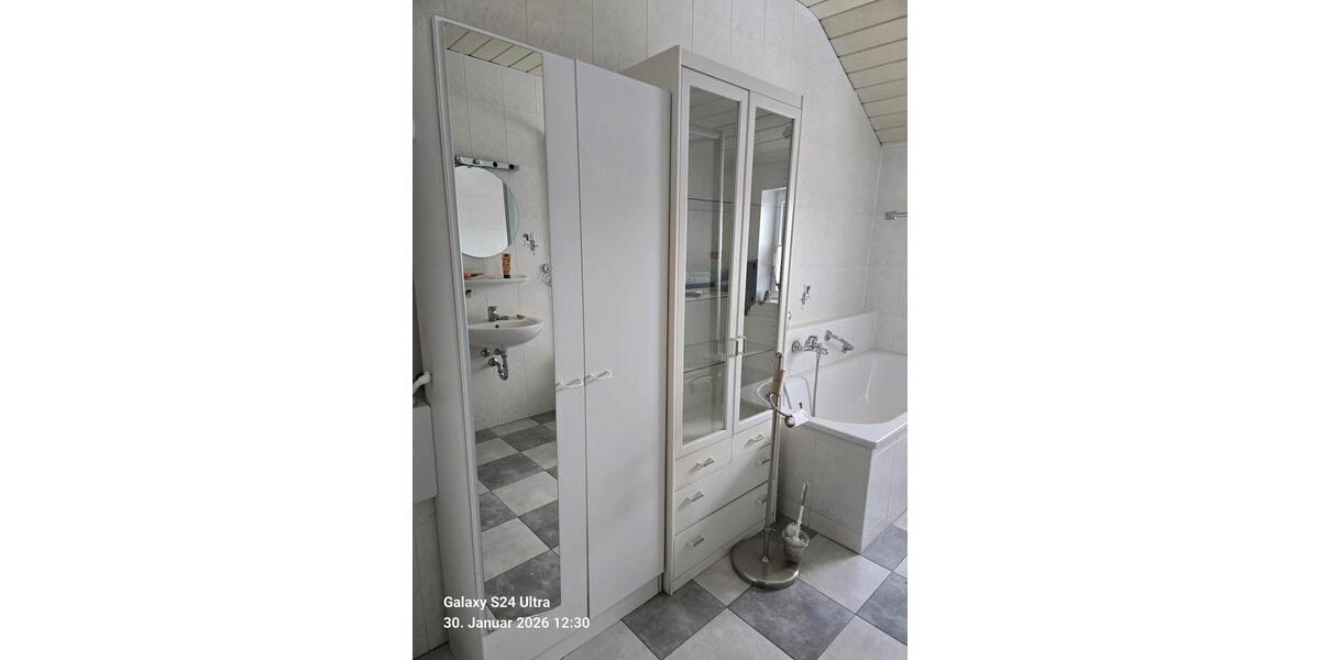 Etagenwohnung Uetze - 4 Zimmer, 130 m&sup2;, 1.150&euro; | Angebot:23272612