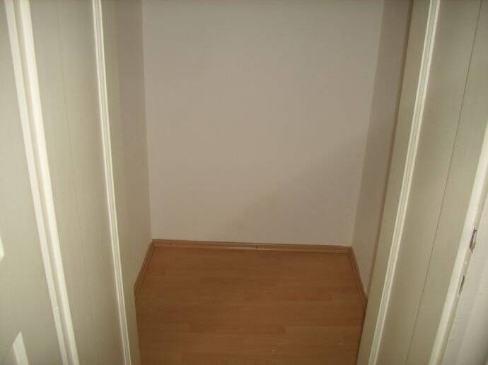 Etagenwohnung Görlitz Innenstadt - 3 Zimmer, 65 m&sup2;, 321&euro; | Angebot:26723957