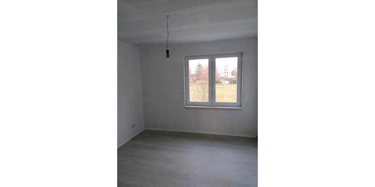 Etagenwohnung Lützen - 1 Zimmer, 76 m&sup2;, 690&euro; | Angebot:25857651