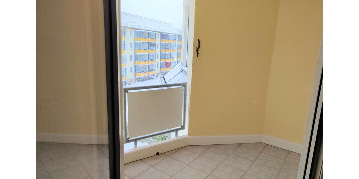 2-Raum-Wohnung im Dachgeschoss mit Balkon und Tiefgarage 2 zimmer