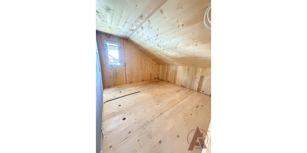 Dachgeschoßwohnung Lingen (Ems) - 2.5 Zimmer, 87 m&sup2;, 1.131&euro; | Angebot:26634787