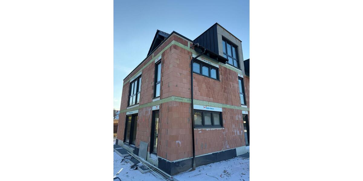 Neubau: Wunderschöne Dachgeschosswohnung mit zwei großen Balkonen 3 zimmer