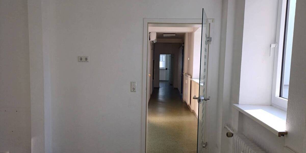 Gewerbeobjekt Kaiserslautern Innenstadt - 1 Zimmer, 130 m&sup2;, 1.200&euro; | Angebot:25776612