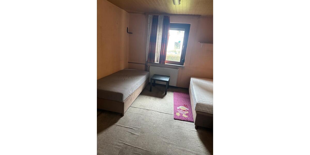 Einfamilienhaus Frankfurt am Main Sossenheim - 7 Zimmer, 200 m&sup2;, 4.100&euro; | Angebot:26040890