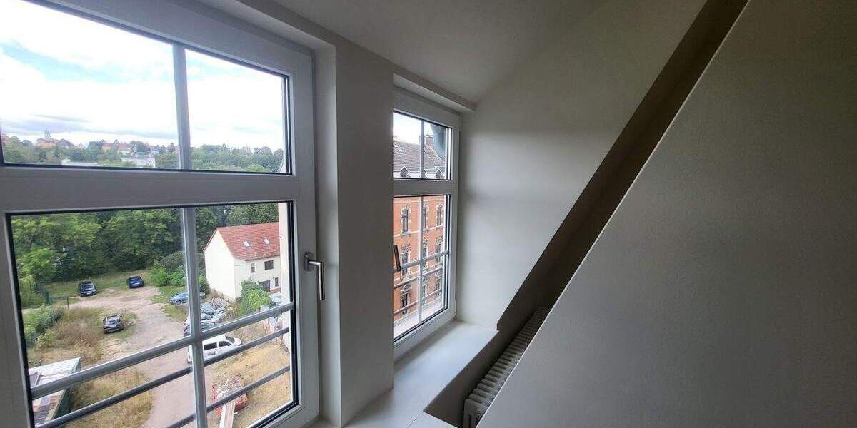 Hochwertige Sanierung im Zweitbezug - 4-Raum-Wohnung - Tageslichtbad, Gäste-WC, Parkett, Stellplatz 4 zimmer