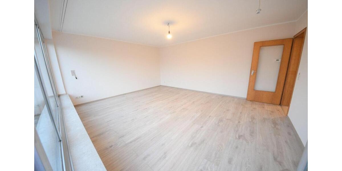 Etagenwohnung Neuss - 3 Zimmer, 85 m&sup2;, 1.300&euro; | Angebot:25171447
