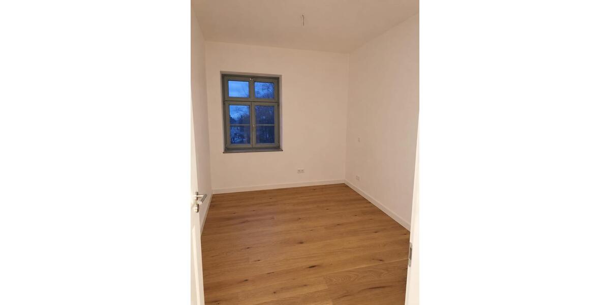 Etagenwohnung Pirna - 3 Zimmer, 61 m&sup2;, 680&euro; | Angebot:26639586