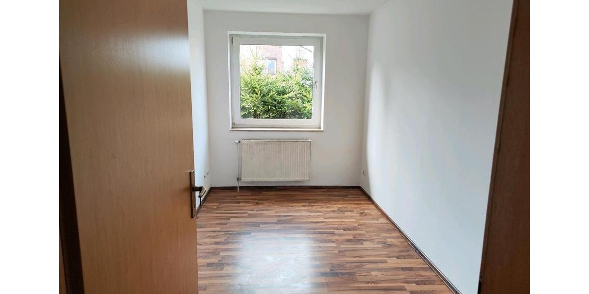 Erdgeschoßwohnung Gifhorn - 4 Zimmer, 100 m&sup2;, 1.300&euro; | Angebot:26019363