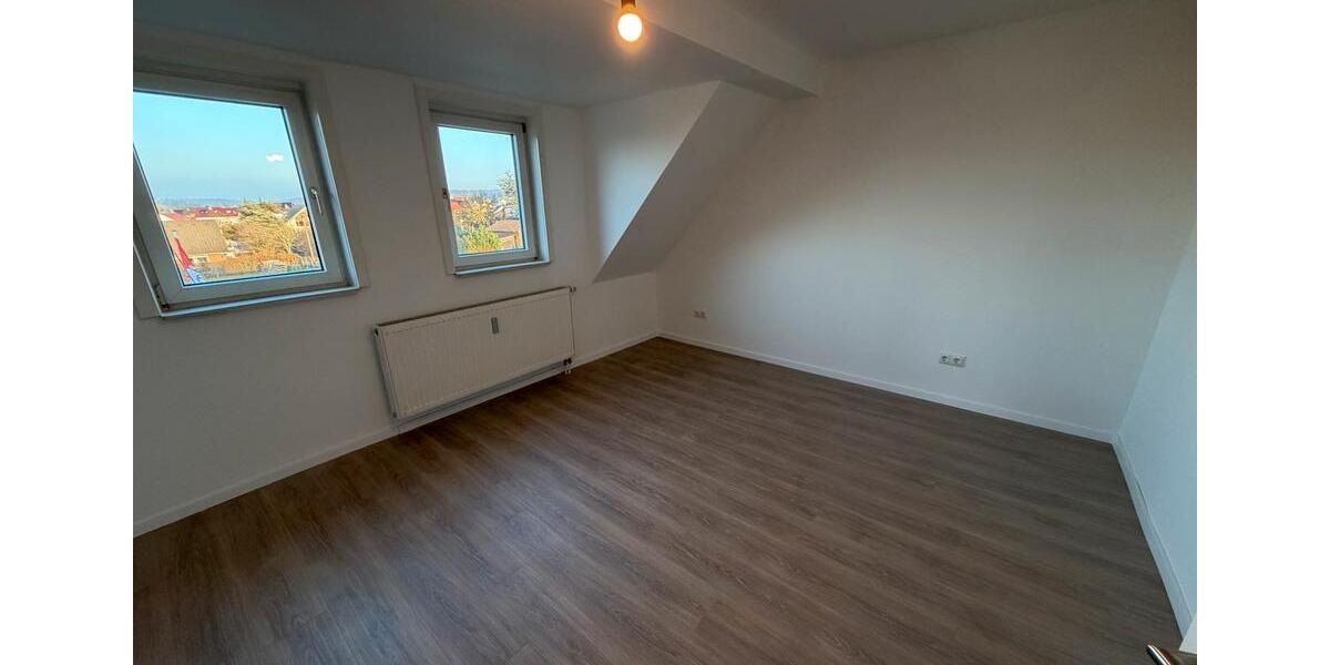 Großzügige ca. 95 m² Wohnung (4-Zi.) in Neustadt 4 zimmer