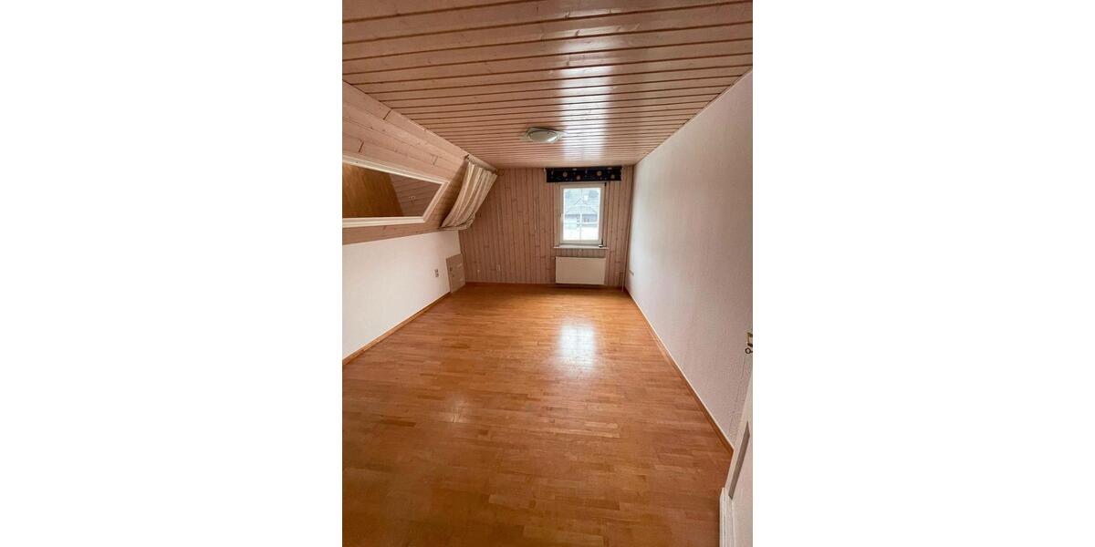 Dachgeschoßwohnung Sinn - 3 Zimmer, 90 m&sup2;, 936&euro; | Angebot:26367329