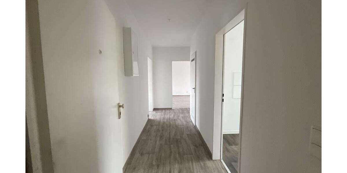 Etagenwohnung Bremerhaven Schiffdorferdamm - 3 Zimmer, 76 m&sup2;, 589&euro; | Angebot:26750183