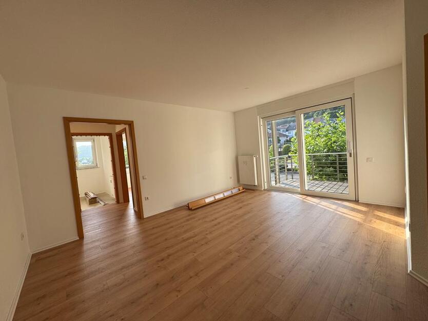 Seniorengerechtes Wohnen! renovierte ZKB-Wohnung mit Balkon