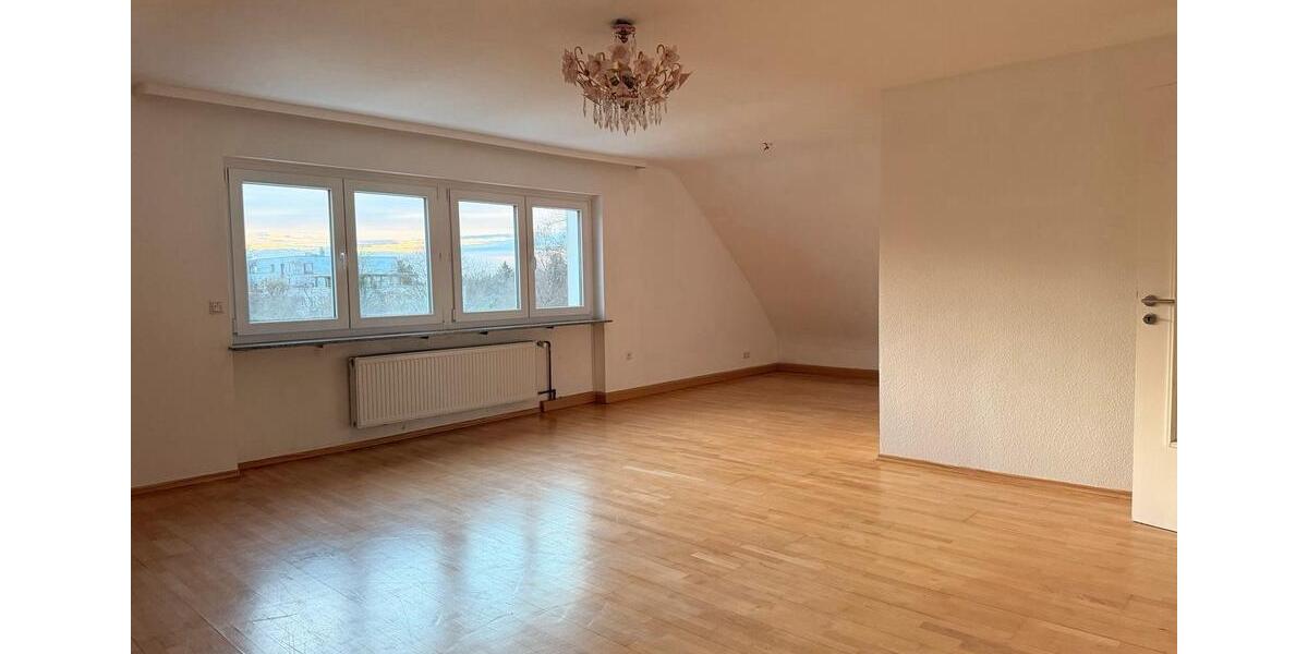Dachgeschoßwohnung Püttlingen - 3 Zimmer, 100 m&sup2;, 750&euro; | Angebot:24839786