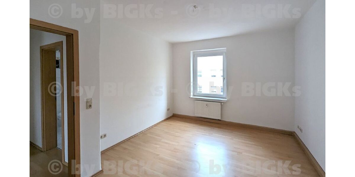 BIGKs: Suhl-Leninring: 2 Raum Wohnung Suhl,sep.Küche,Wannenbad, Balkon (-;) - Etagenwohnung Suhl Suhl Leninring | Angebot:27363189