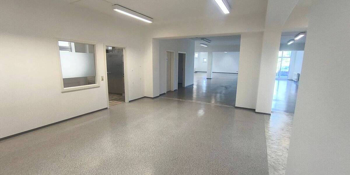 Gewerbeobjekt Chemnitz Altendorf - 3 Zimmer, 245 m&sup2;, 1.400&euro; | Angebot:26816315