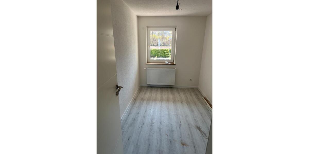 Reihenhaus Tuttlingen - 5 Zimmer, 120 m&sup2;, 1.400&euro; | Angebot:26211753