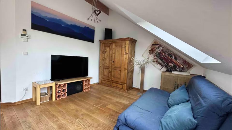 Helle moderne DG-Wohnung mit Dachterrasse zimmer