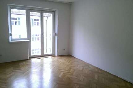 Wohnung zum Mieten in München 1.980 € 82 m² 3 zimmer