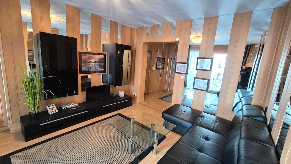 Voll möblierte 3-Zimmerwohnung auf 80m² mit Balkon und Aufzug im Zentrum von Düsseldorf 3 zimmer