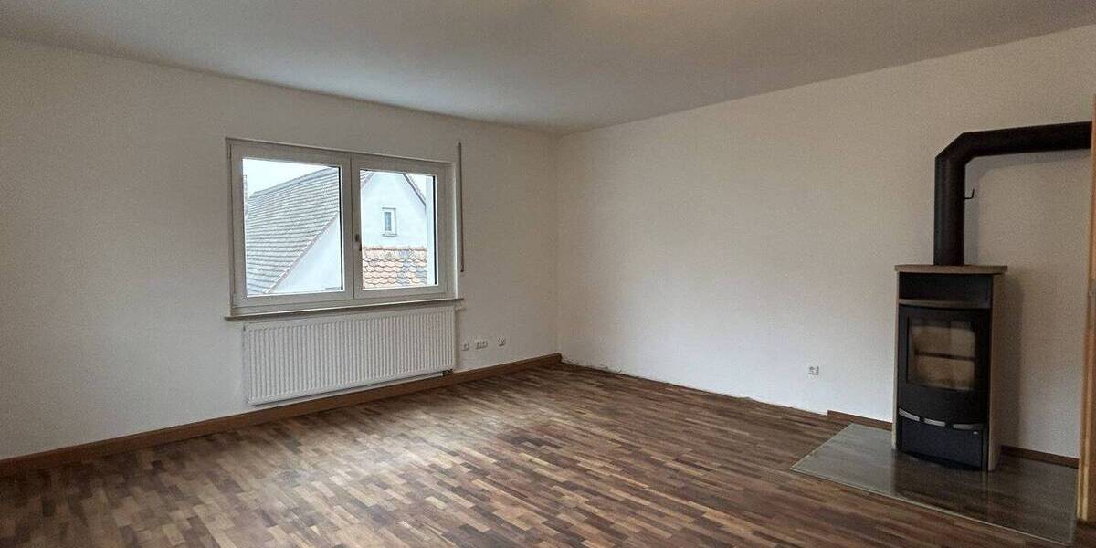 Etagenwohnung Forchheim Reuth - 3 Zimmer, 90 m&sup2;, 1.100&euro; | Angebot:26766638