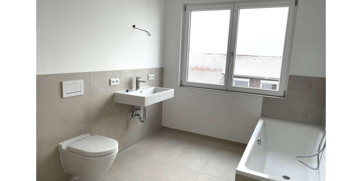 Dachgeschoßwohnung Frankfurt am Main Bergen-Enkheim - 3 Zimmer, 123 m&sup2;, 2.590&euro; | Angebot:24769583