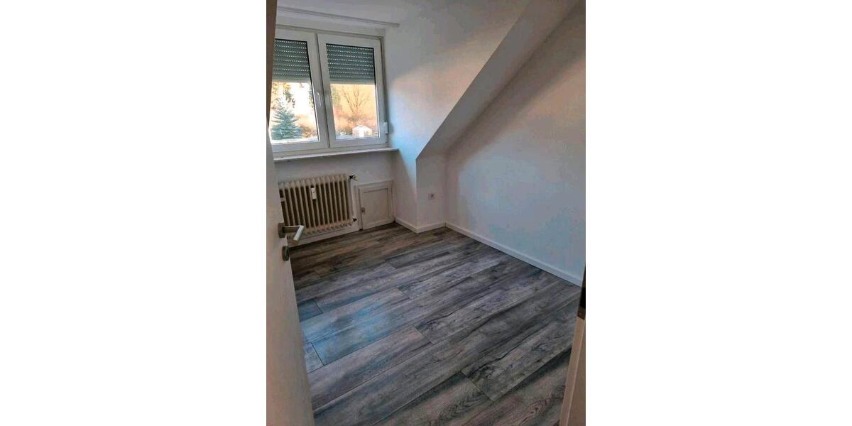 Dachgeschoßwohnung Lohfelden - 2.5 Zimmer, 80 m&sup2;, 850&euro; | Angebot:26413060