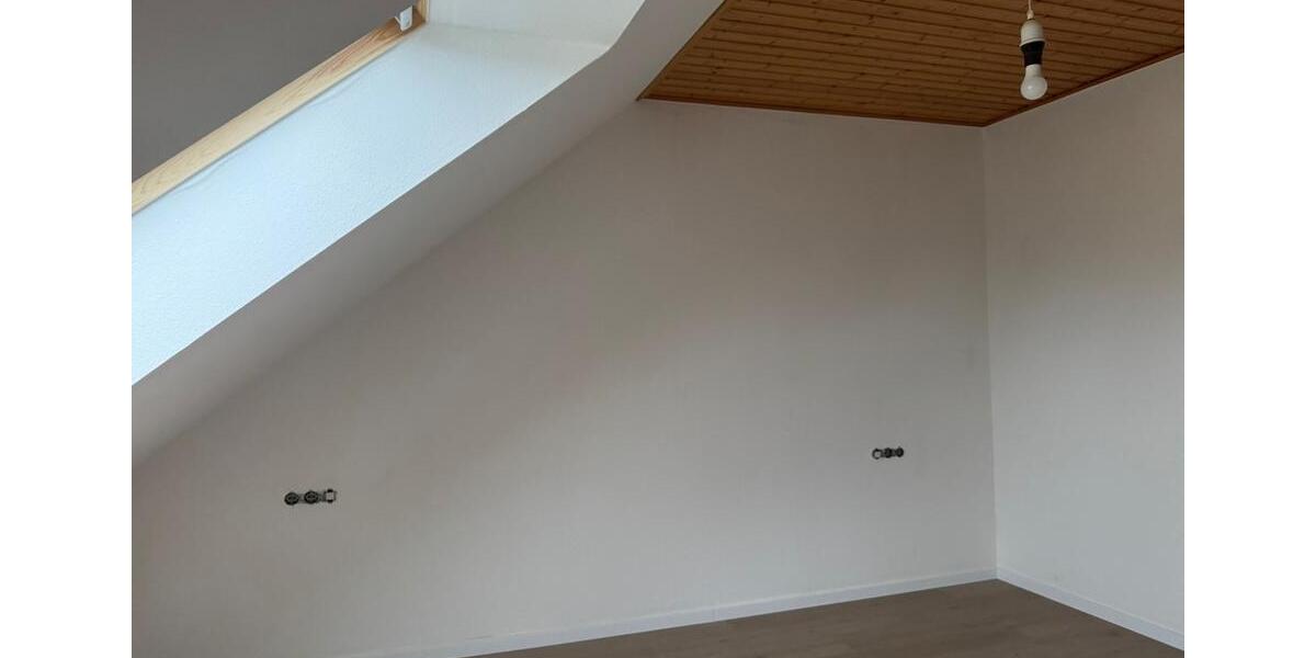 Dachgeschoßwohnung Eschwege - 2 Zimmer, 65 m&sup2;, 495&euro; | Angebot:25764395