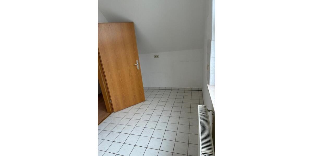 Dachgeschoßwohnung Schönebeck (Elbe) - 4 Zimmer, 83 m&sup2;, 558&euro; | Angebot:22444419